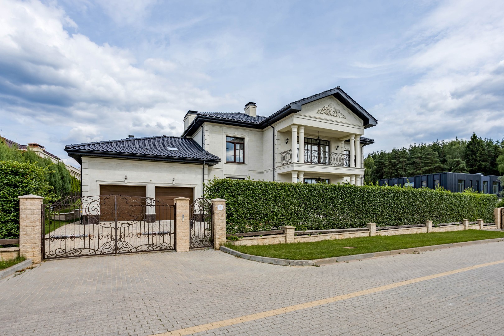 Ренессанс Парк