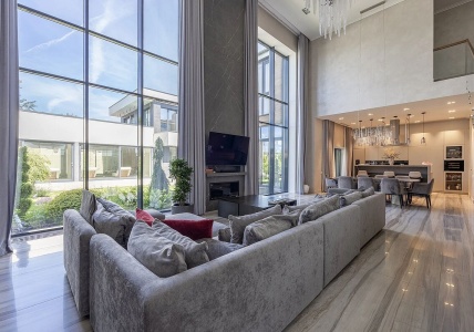 Уютный дом в охраняемом поселке