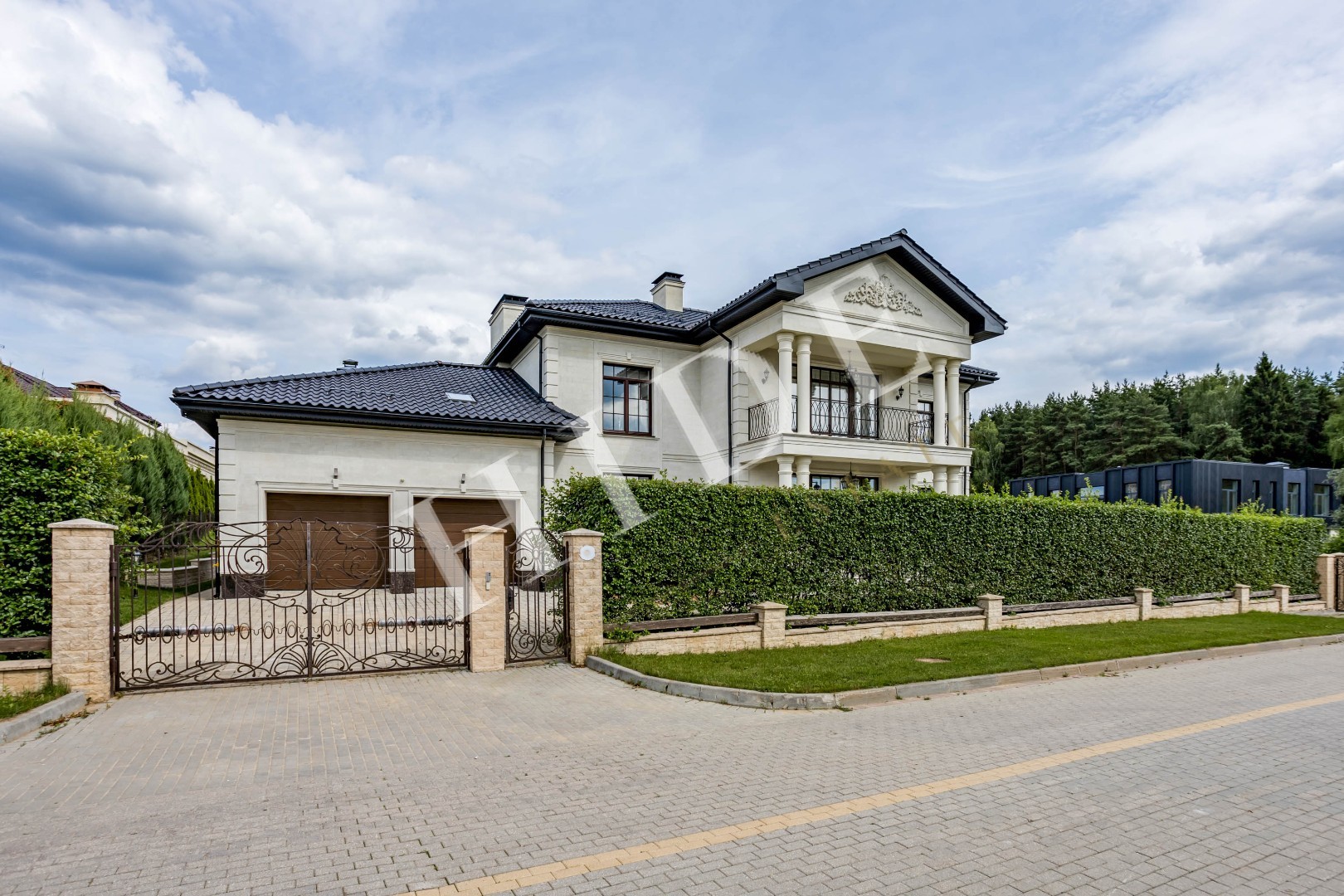 Ренессанс Парк